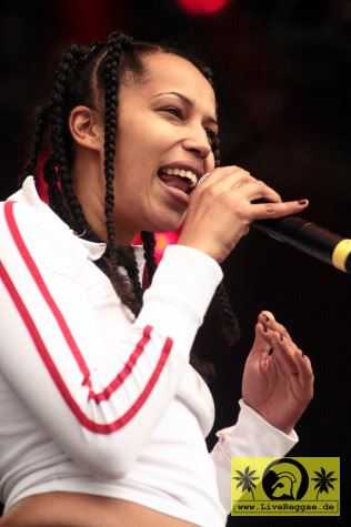 Marlene Johnson (D) with The House Of Riddim Band - Chiemsee Reggae Festival, Übersee - Main Stage 23. August 2008 (8).JPG